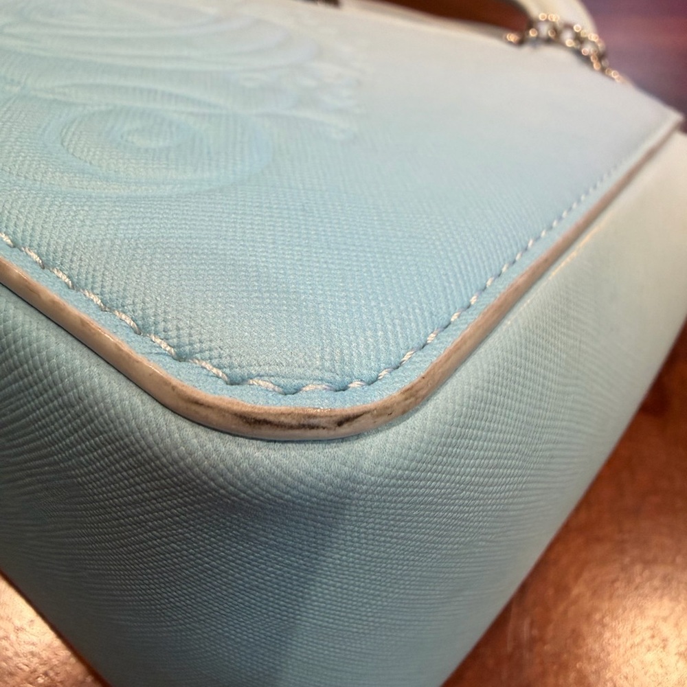 Elegant Blue Handbag with Chain Detail - Picture 10 of 10